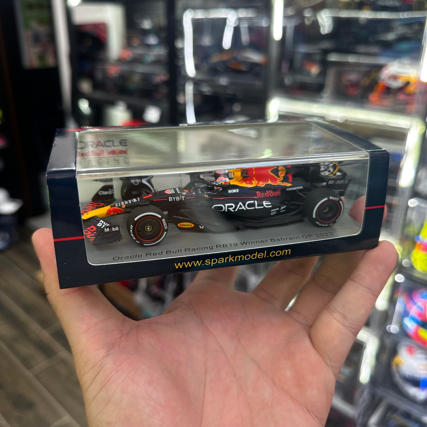 Spark 1:43 Red Bull Racing 2023 RB19 Max Verstappen Bahrain GP Winner
