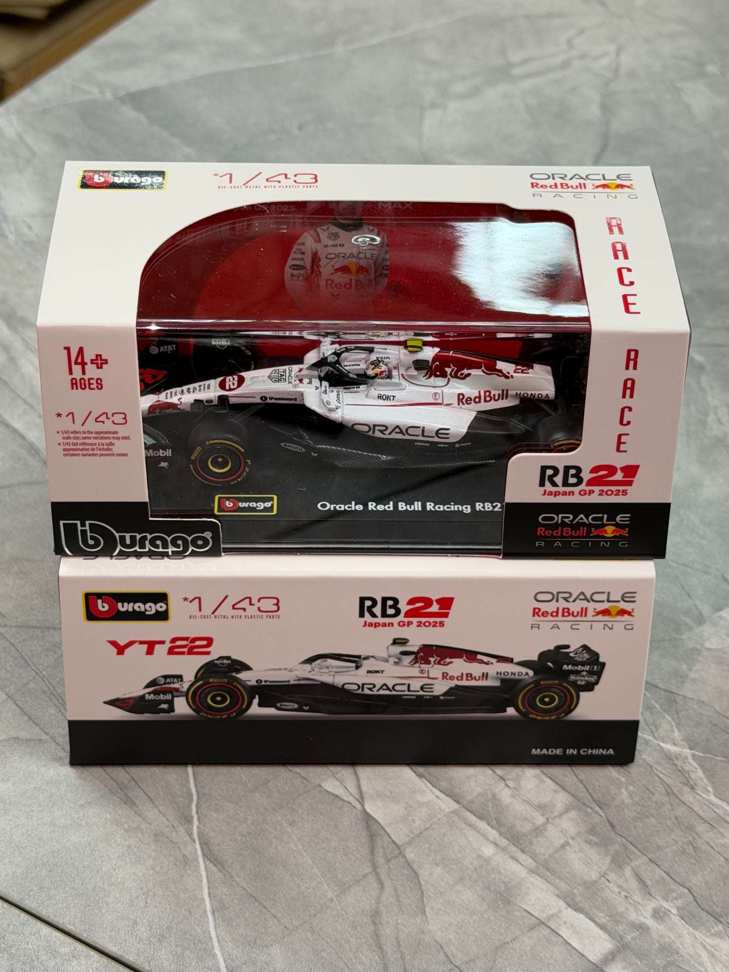 Bburago 1:43 Red Bull Racing 2025 RB21 Japanese GP with Acrylic Showcase