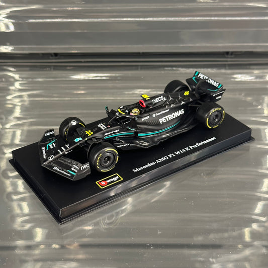 Bburago Mercedes-AMG Petronas W14 Performance (2023) with Driver's Helmet & Showcase 1:43