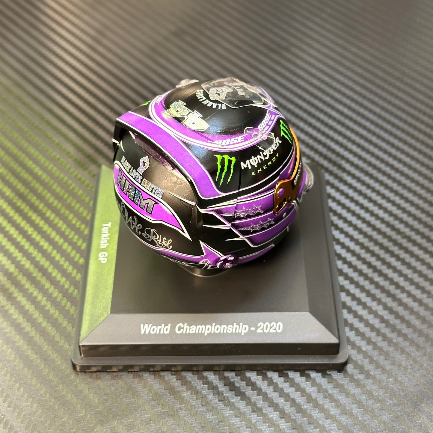 Spark 1:5 Mercedes-AMG F1 2020 Lewis Hamilton Turkish GP World Champion Helmet