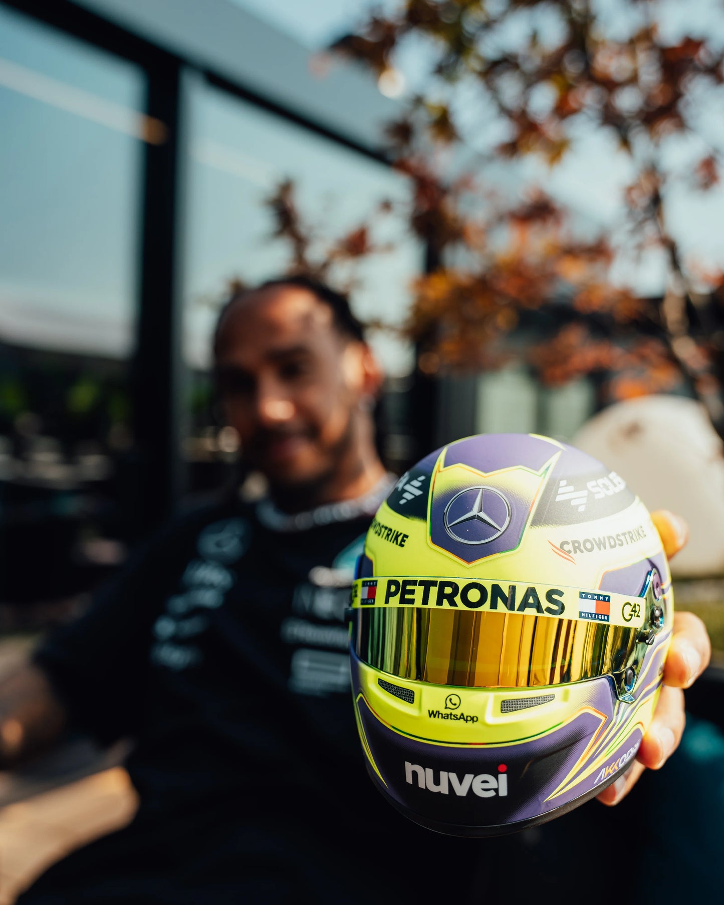 Bell 1:2 Mercedes-AMG F1 2024 Lewis Hamilton Helmet