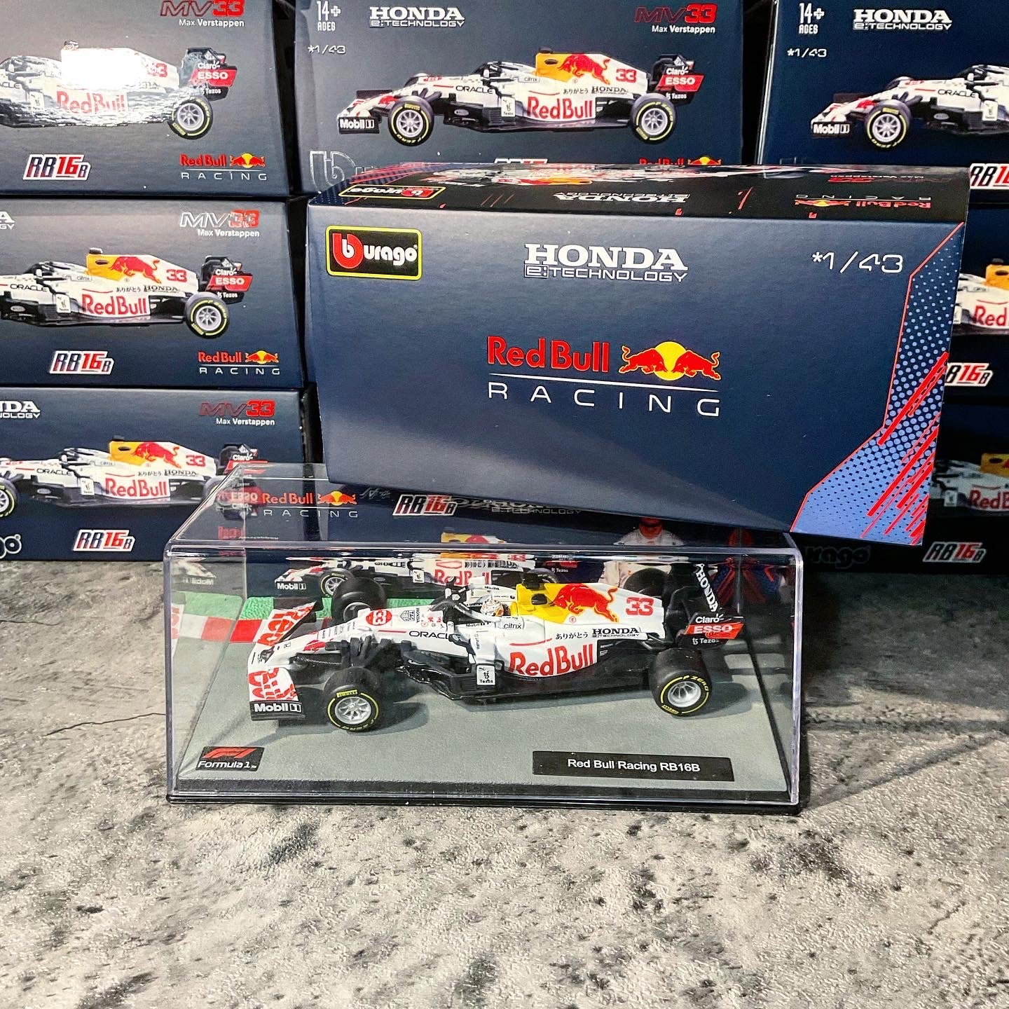 Red Bull Racing - RB16B Turkish GP Special Livery (2021) 1:43 with Driver's Helmet | Showcase