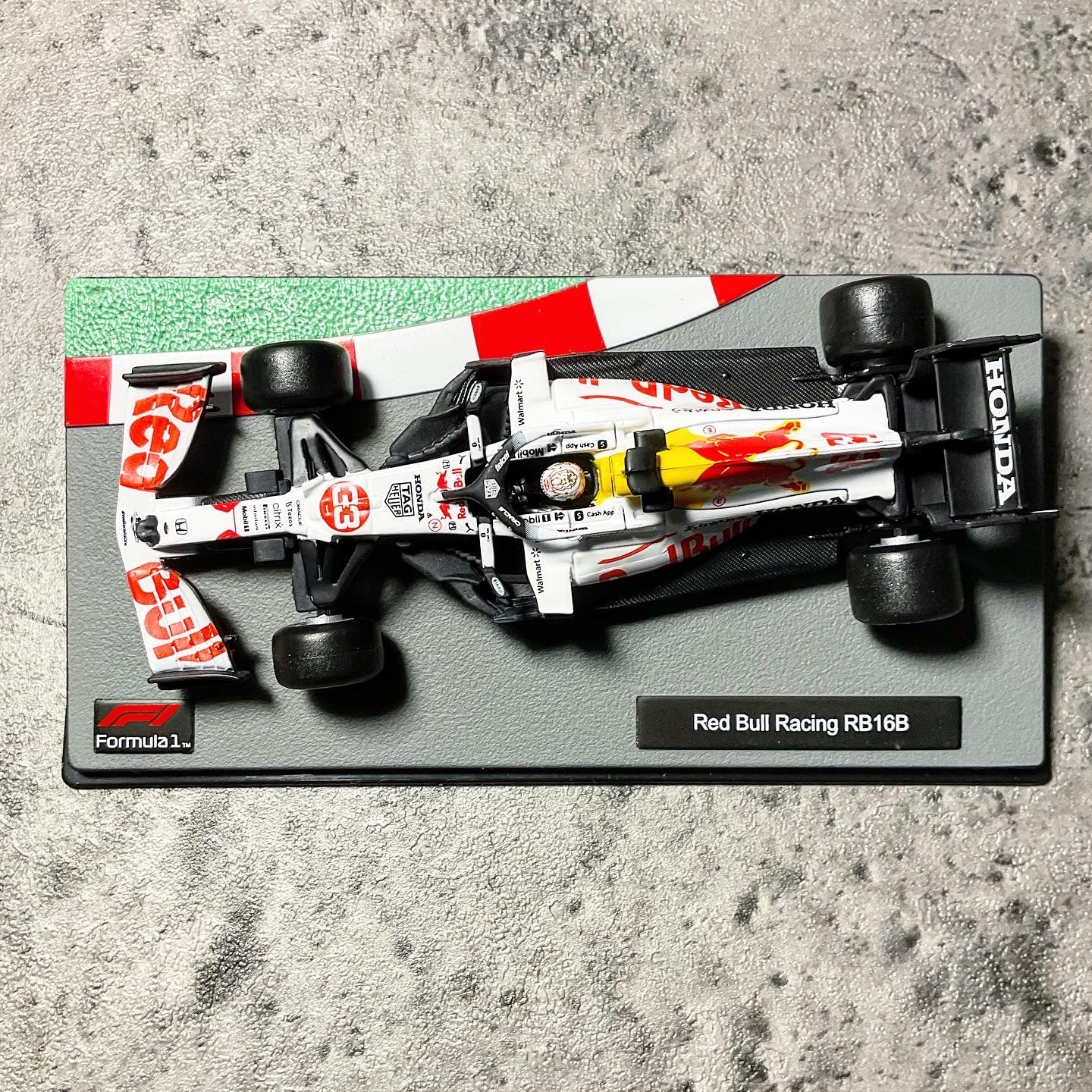Red Bull Racing - RB16B Turkish GP Special Livery (2021) 1:43 with Driver's Helmet | Showcase