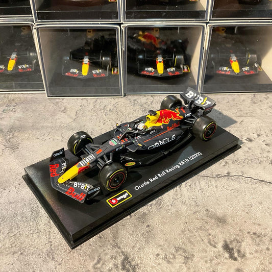 Red Bull Racing - RB18 (2022) 1:43 with Driver’s Helmet & Showcase