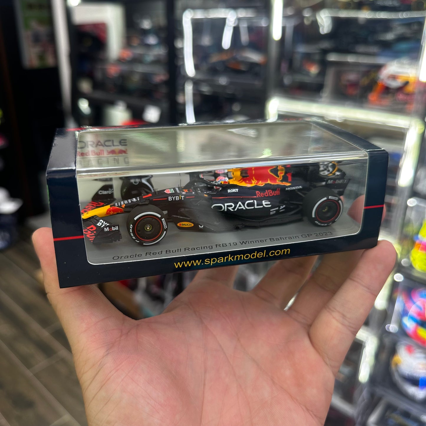 [In Stock] Spark 1:43 Red Bull Racing 2023 RB19 Max Verstappen Bahrain GP Winner