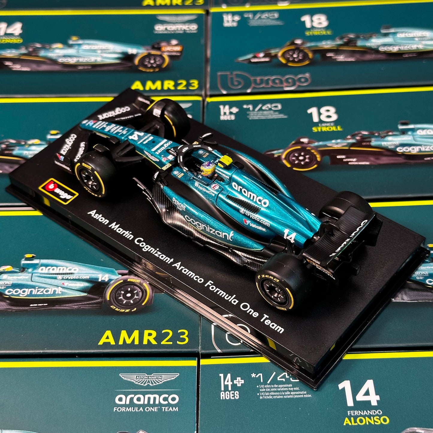 [IN STOCK] Bburago Aston Martin F1 AMR23 (2023) with Driver's Helmet & Showcase 1:43