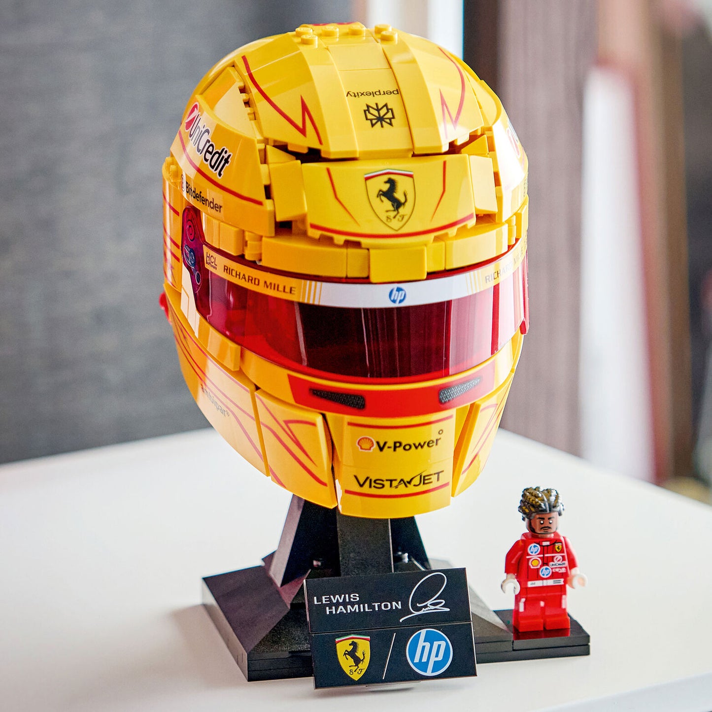 Scuderia Ferrari 2026 LEGO® Lewis Hamilton Helmet Set