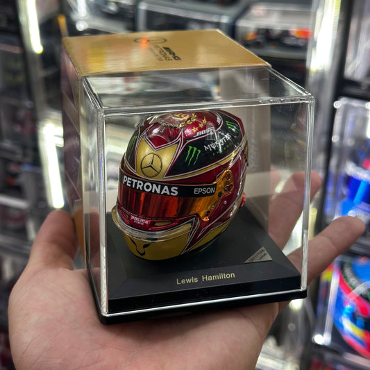 Spark 1:5 Mercedes-AMG F1 2019 Lewis Hamilton Abu Dhabi GP Helmet - Limited Edition