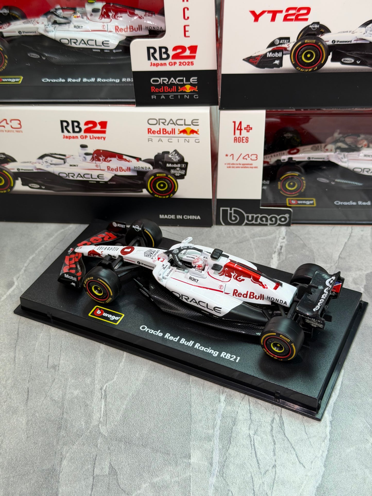 Bburago 1:43 Red Bull Racing 2025 RB21 Japanese GP with Acrylic Showcase