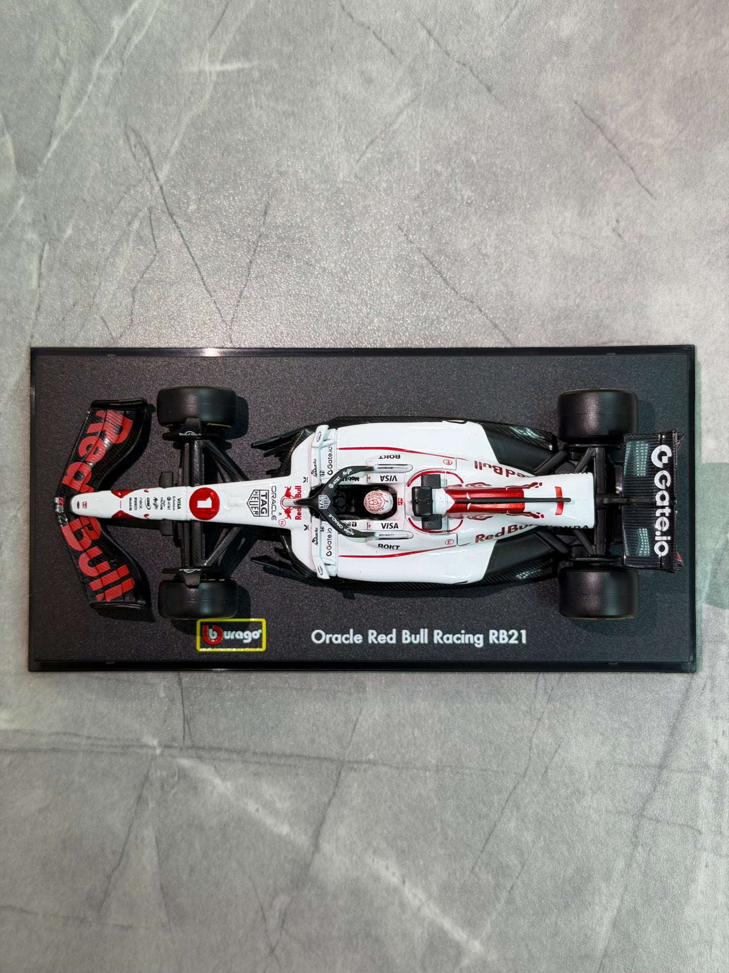 Bburago 1:43 Red Bull Racing 2025 RB21 Japanese GP with Acrylic Showcase