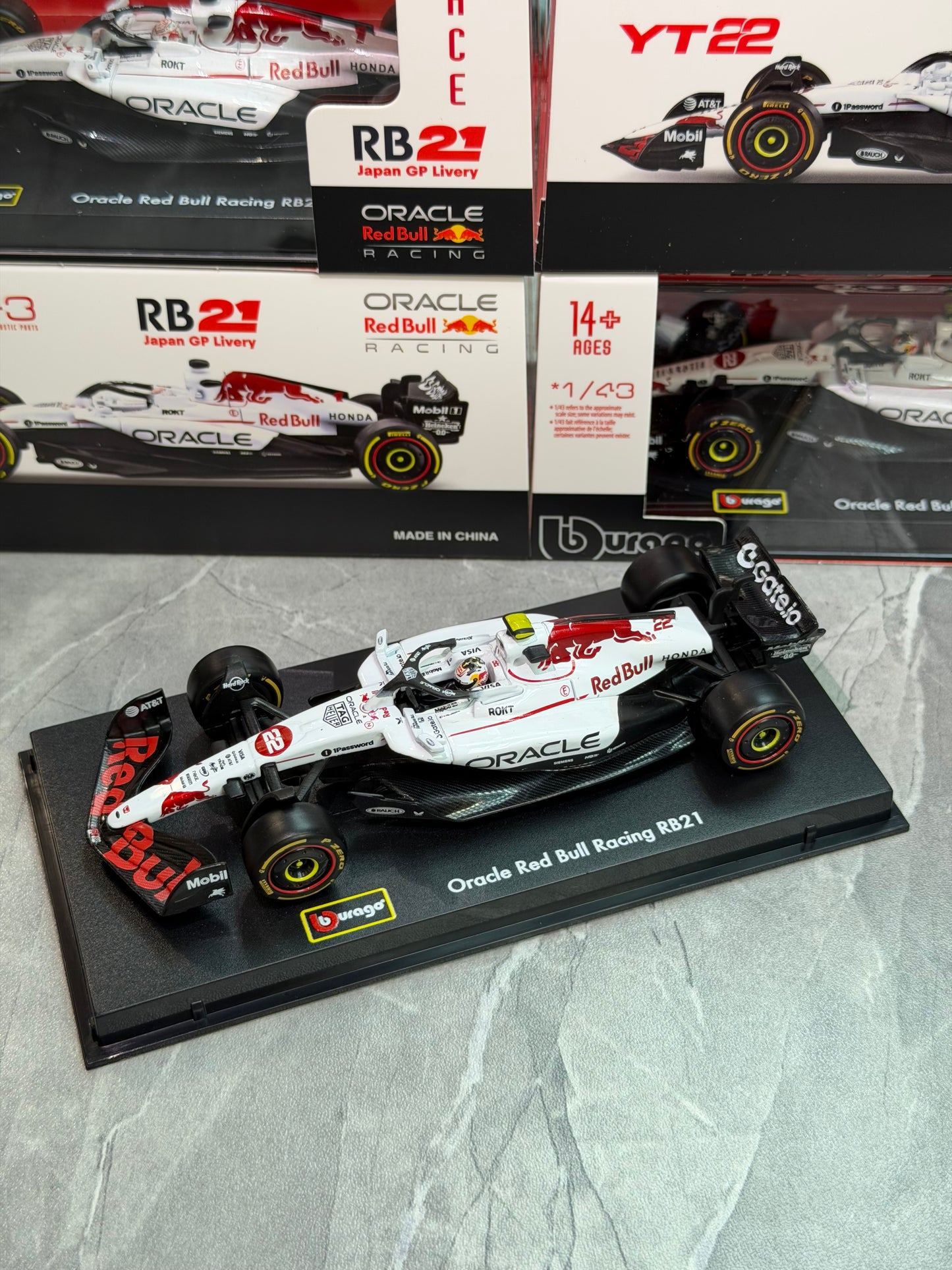 Bburago 1:43 Red Bull Racing 2025 RB21 Japanese GP with Acrylic Showcase