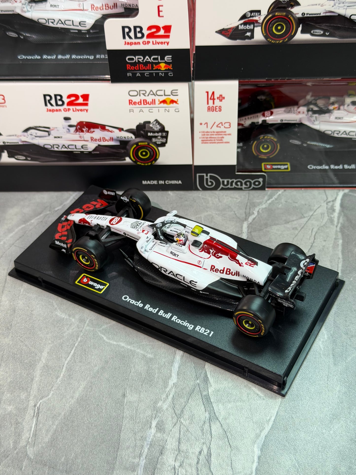 Bburago 1:43 Red Bull Racing 2025 RB21 Japanese GP with Acrylic Showcase