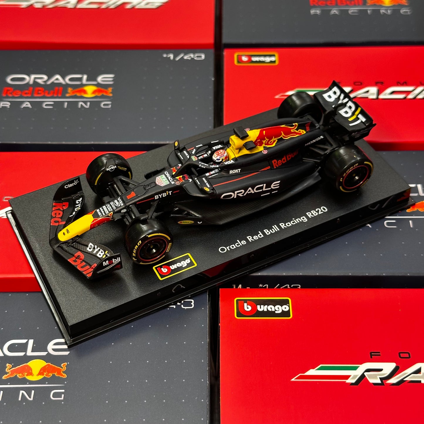 [In-Stock] Bburago 1:43 Red Bull Racing 2024 RB20 with Acrylic Showcase