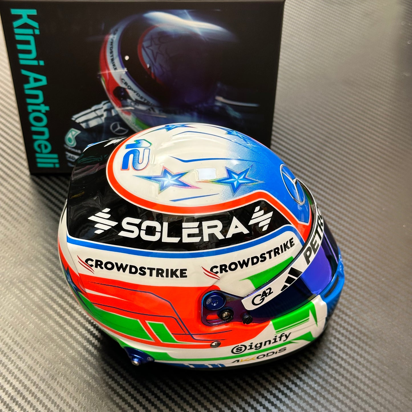 [Pre-Order] Bell 1:2 Mercedes-AMG F1 2025 Kimi Antonelli Helmet