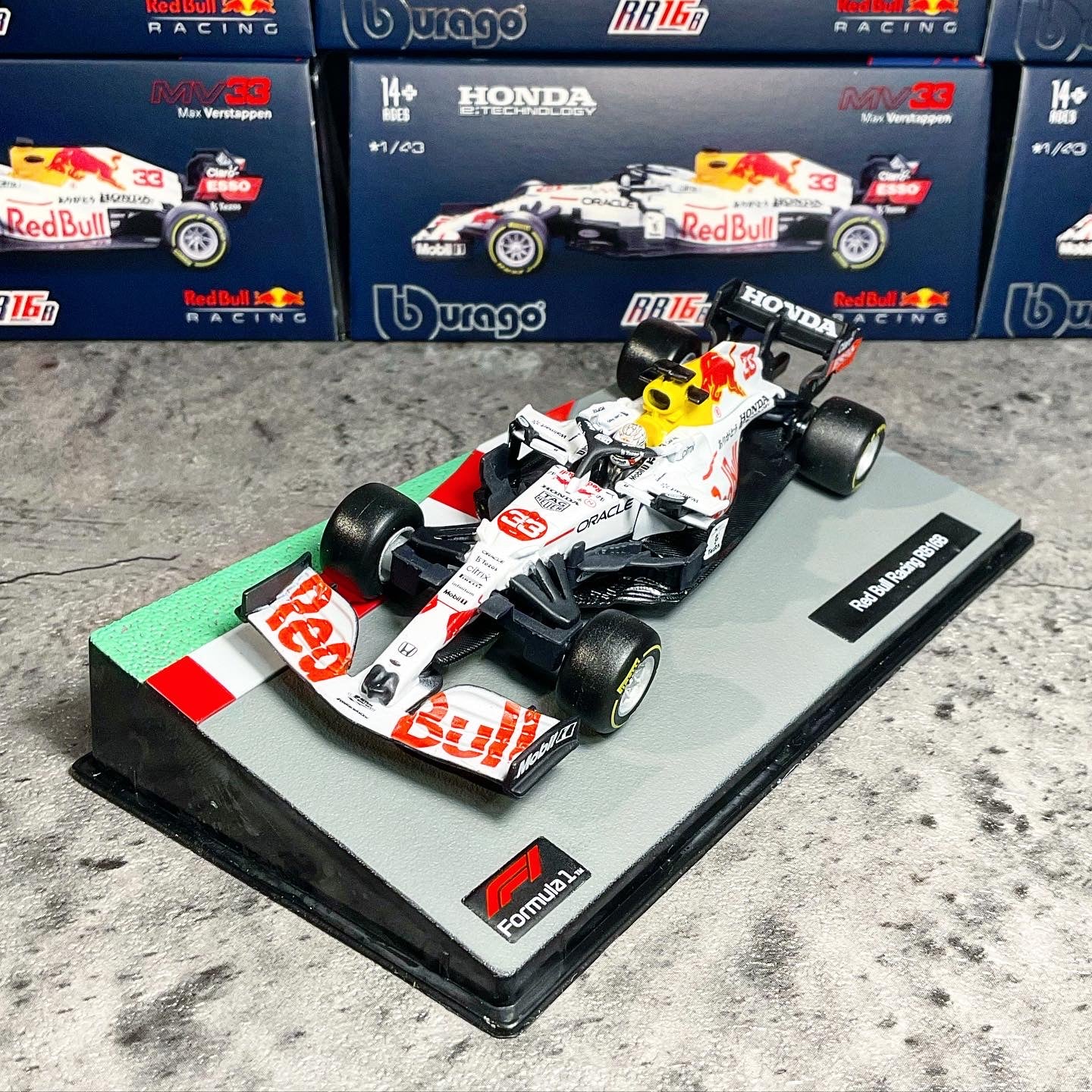 Red Bull Racing - RB16B Turkish GP Special Livery (2021) 1:43 with Driver's Helmet | Showcase 