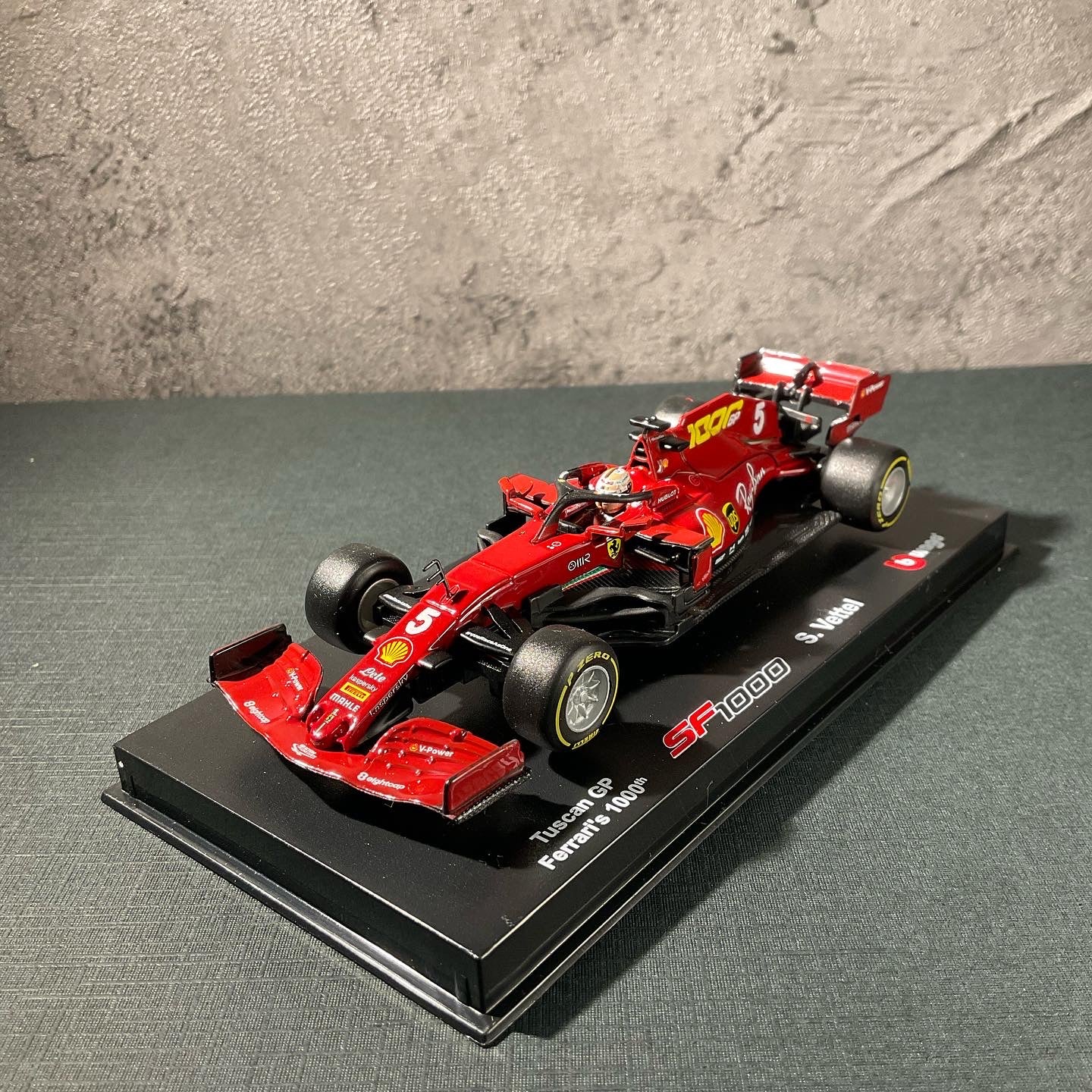 Scuderia Ferrari - SF1000 (2020) 1:43 (Tuscan Grand Prix - Ferrari's 1000th Special Edition) with Driver's Helmet | Showcase