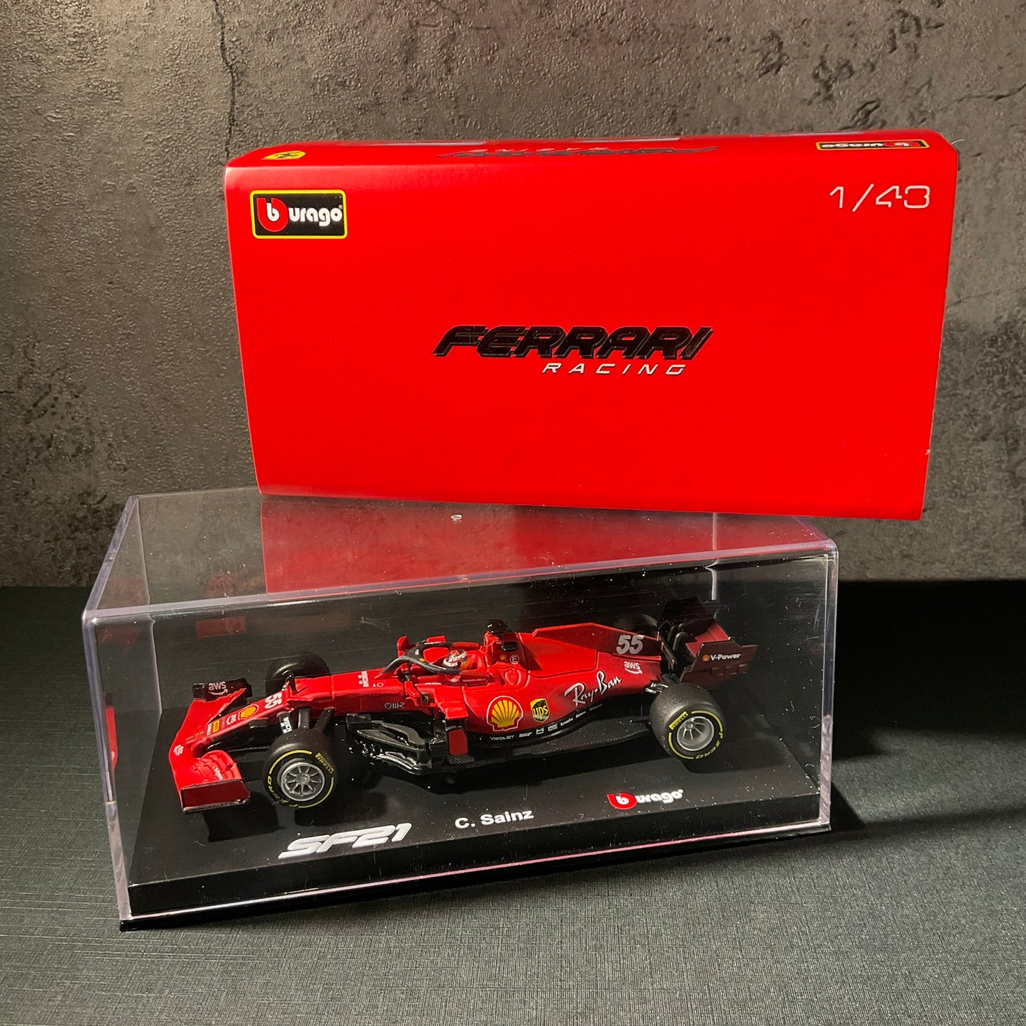 Scuderia Ferrari - SF21(2021) 1:43 with Driver's Helmet | Showcase 