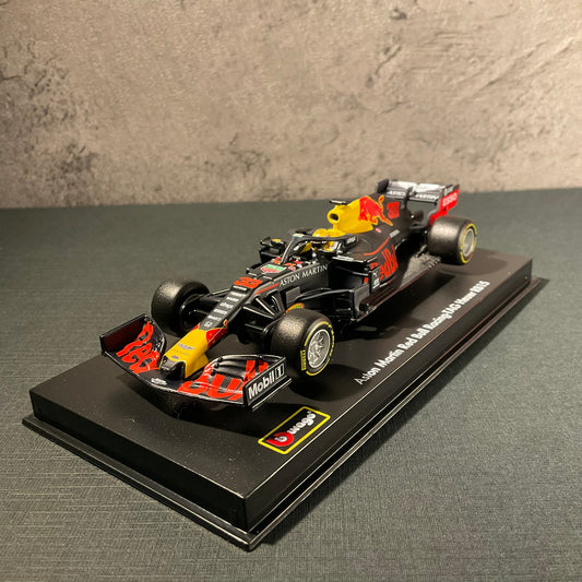 Red Bull Racing - RB15 (2019) 1:43 with Driver’s Helmet | Showcase