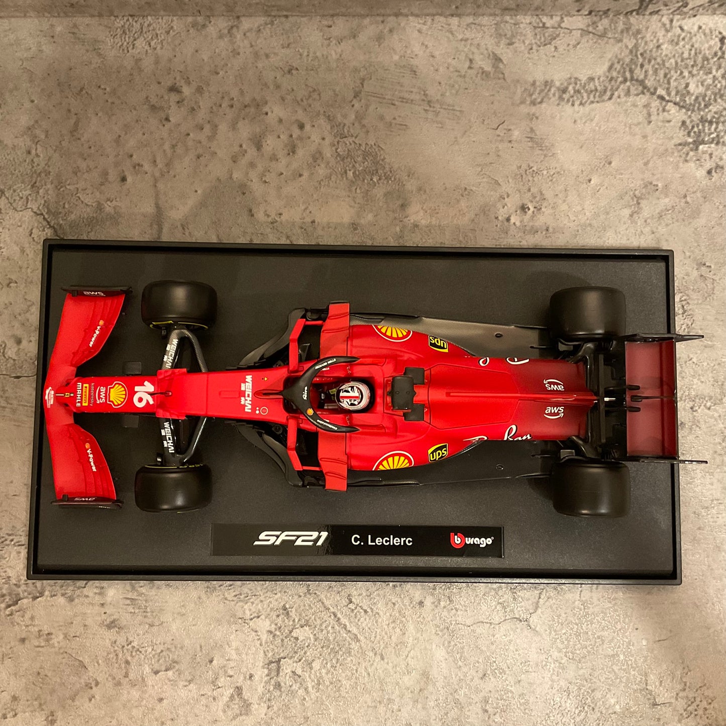 Scuderia Ferrari - SF21 (2021) 1:18 with Driver’s Helmet | Paper Box