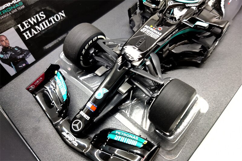 [PRE-ORDER] Minichamps 1:18 F1 (2021) Mercedes-AMG W12 Lewis Hamilton Bahrain Grand Prix