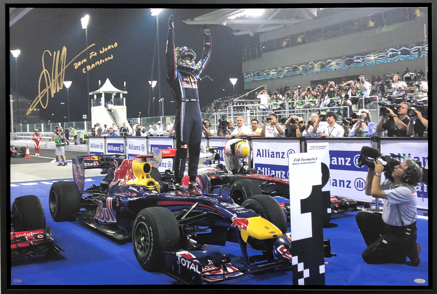[PRE-ORDER] Minichamps 1:43 F1 (2010) Red Bull Racing RB6 Sebastian Vettel Abu Dhabi Grand Prix World Championship Car