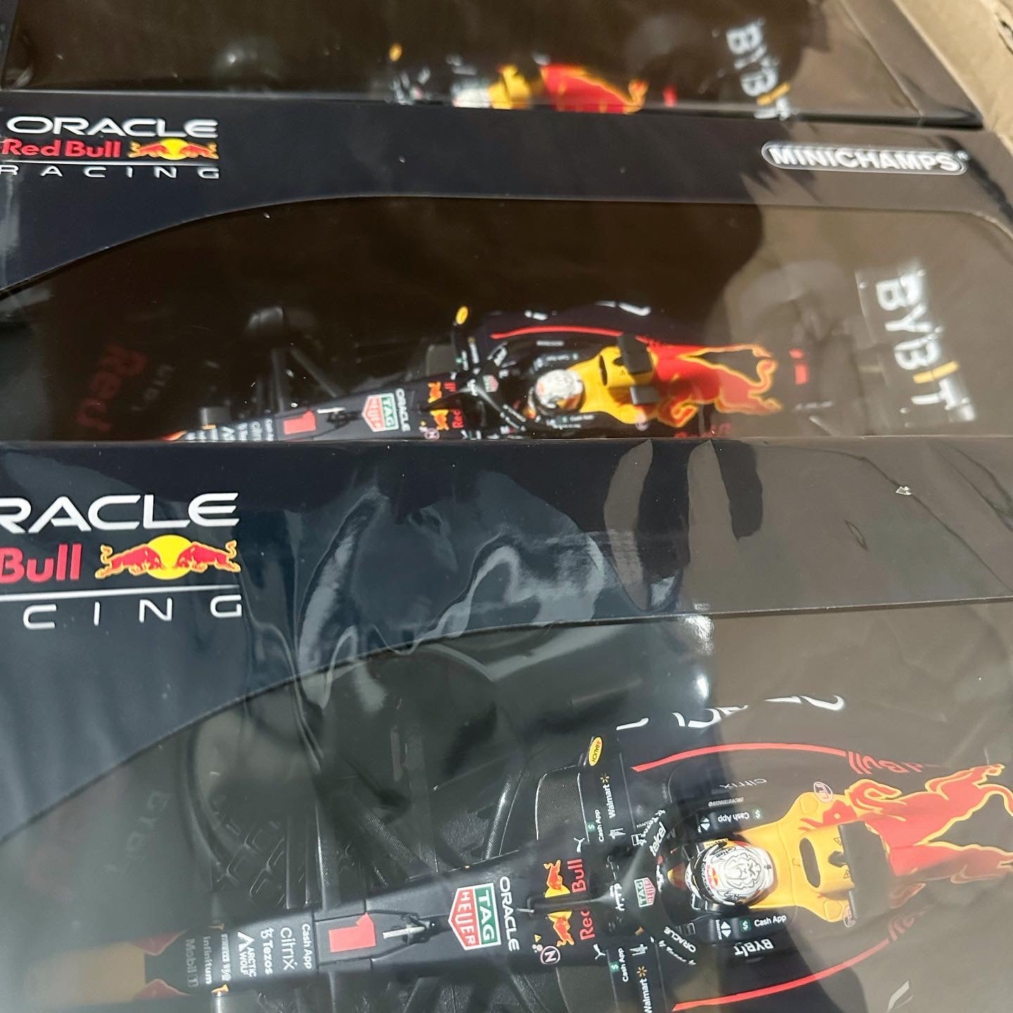 [PRE-ORDER] Minichamps 1/18 F1 (2022) Oracle Red Bull Racing RB18 Saudi Arabian Grand Prix Winner - Max Verstappen