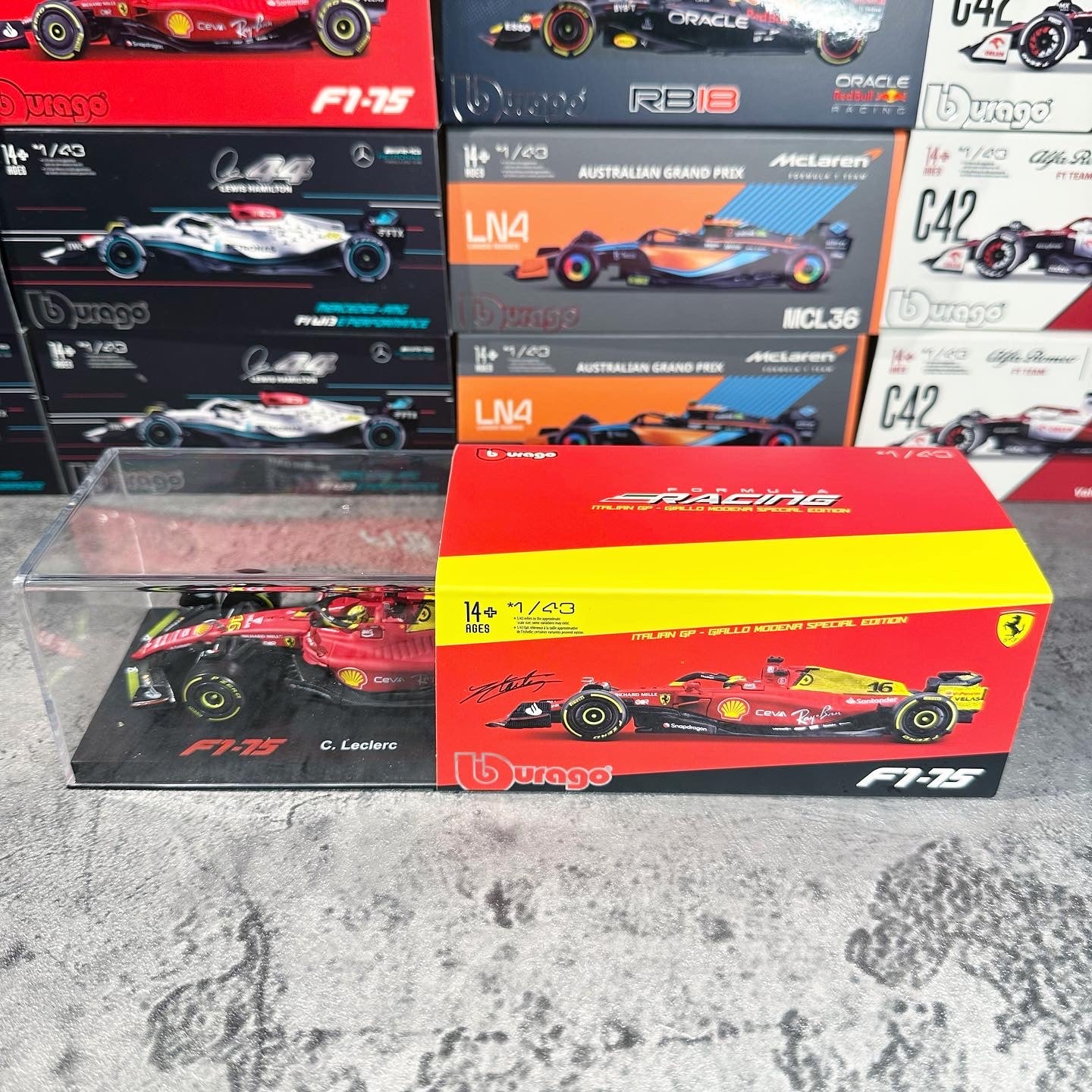 [現貨] Bburago 1:43 Scuderia Ferrari F1-75 (2022) Monza Special Livery