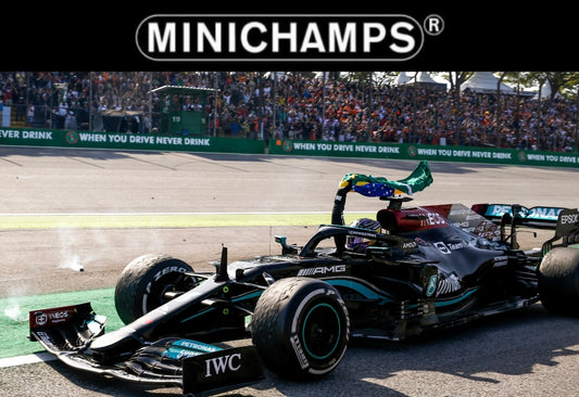 [PRE-ORDER] Minichamps 1:18 F1 (2021) Mercedes-AMG W12 Lewis Hamilton Brazilian Grand Prix with Flag