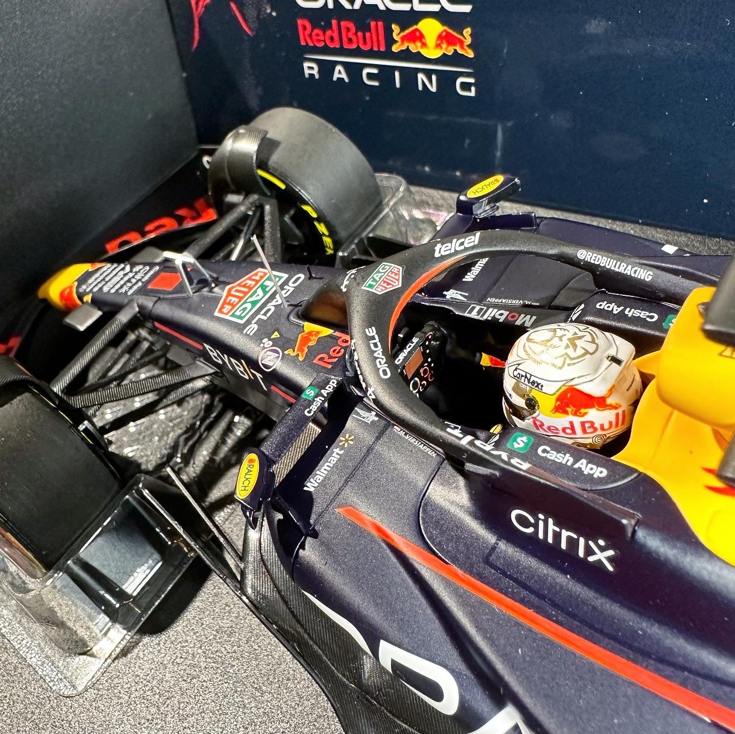 [PRE-ORDER] Minichamps 1/18 F1 (2022) Oracle Red Bull Racing RB18 Saudi Arabian Grand Prix Winner - Max Verstappen