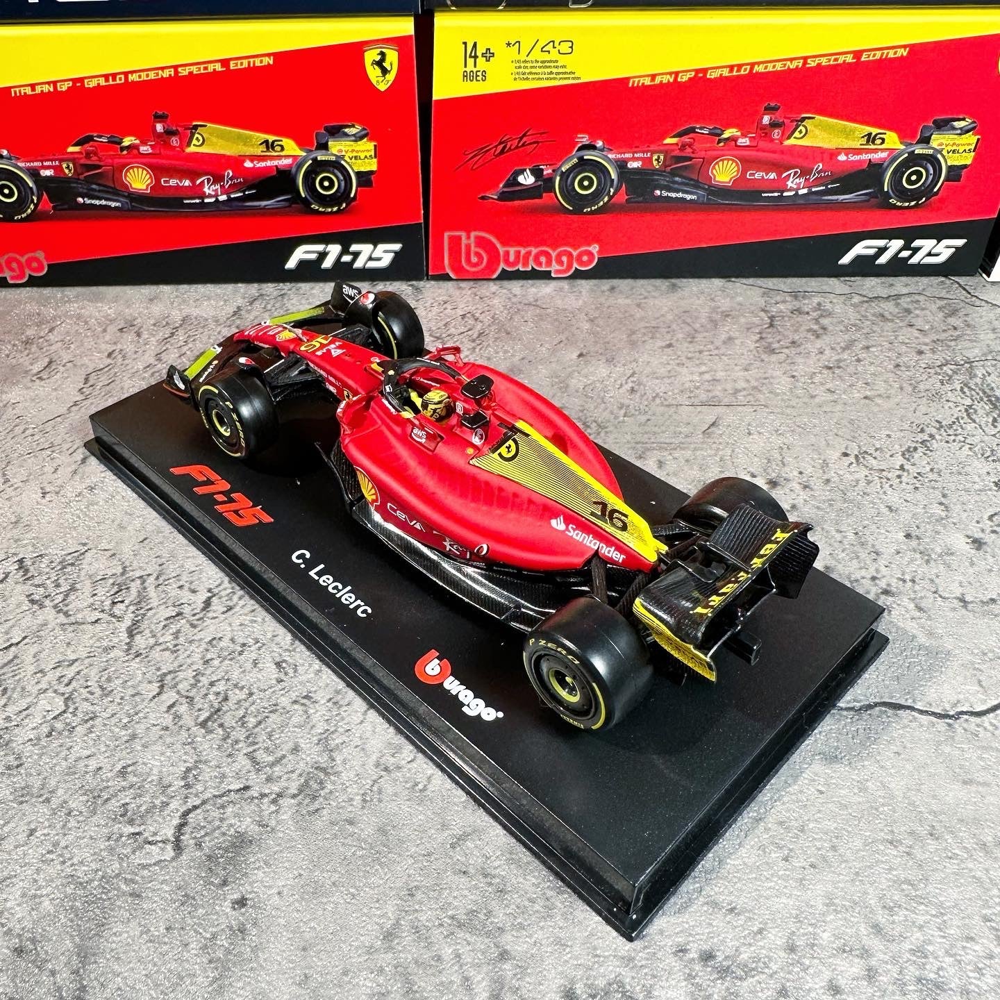Bburago 1:43 2022 Ferrari Italian GP Monza #16 Charles Leclerc