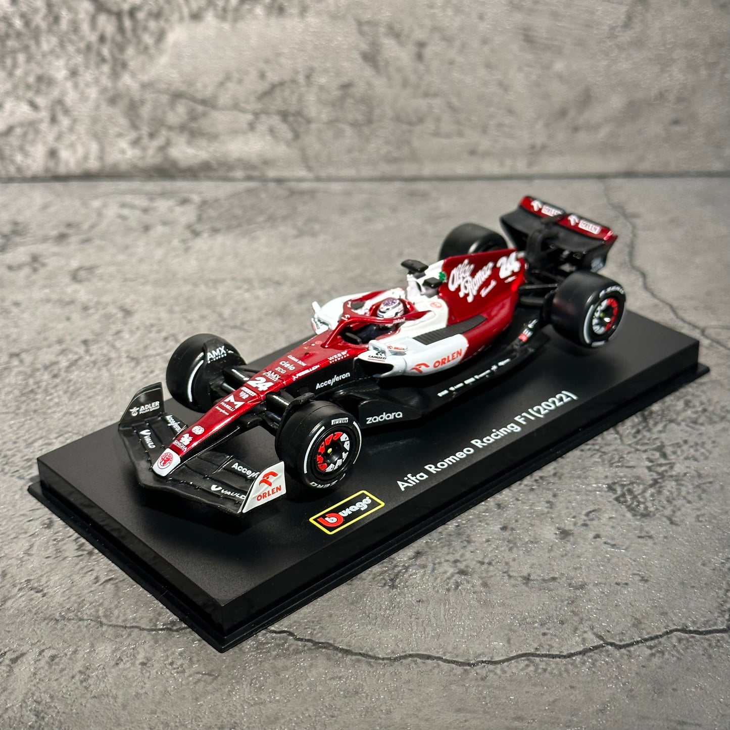 Alfa Romeo - C42 (2022) 1/43 with Driver's Helmet & Showcase